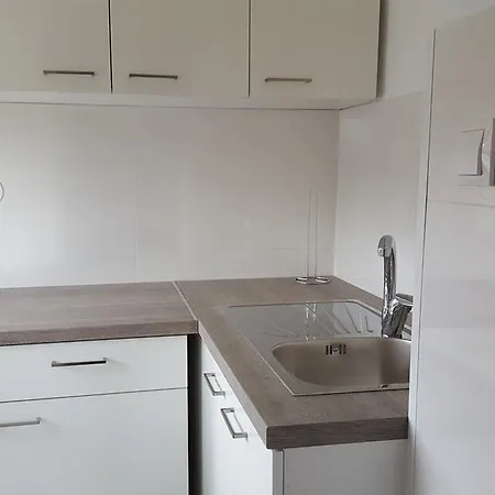 Apartment With Free Parking *
