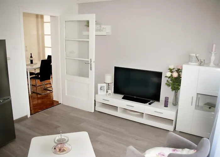 Apartamento With Free Parking Šibenik